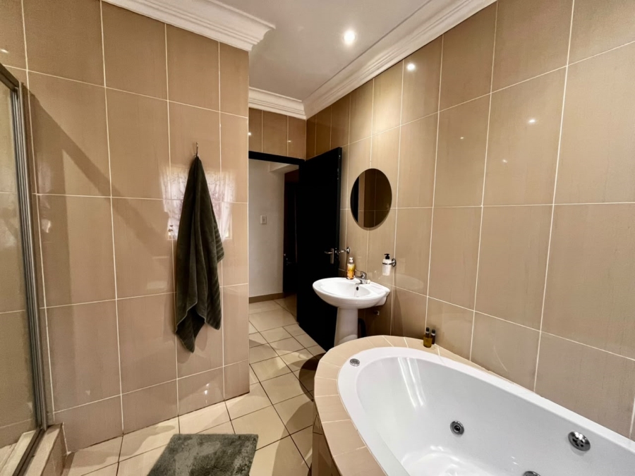 4 Bedroom Property for Sale in Buffelsfontein A H North West